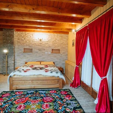 Casa Daviden Hotel Moisei Bagian luar foto