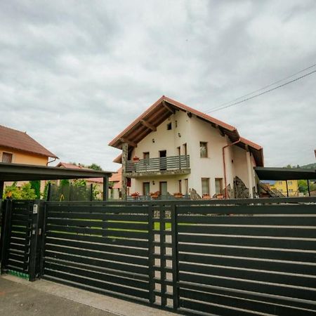 Casa Daviden Hotel Moisei Bagian luar foto