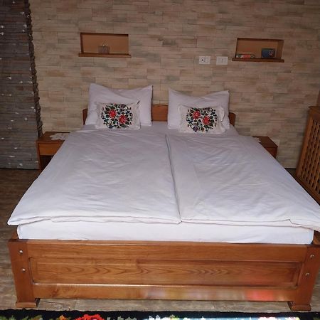 Casa Daviden Hotel Moisei Bagian luar foto