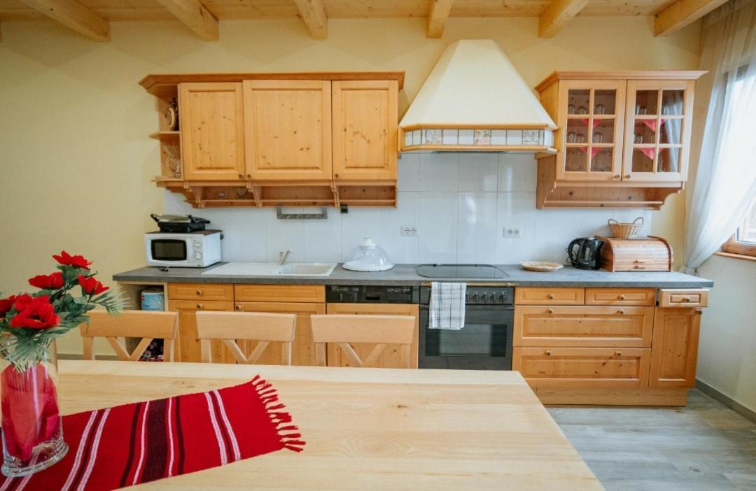 Casa Daviden Hotel Moisei Bagian luar foto