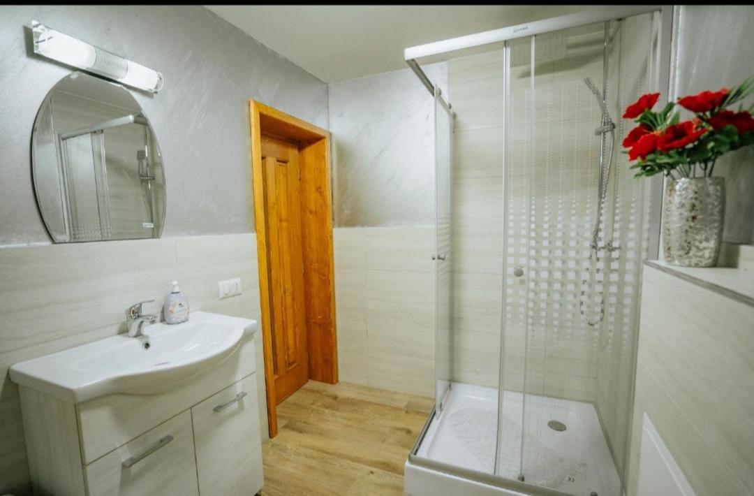 Casa Daviden Hotel Moisei Bagian luar foto